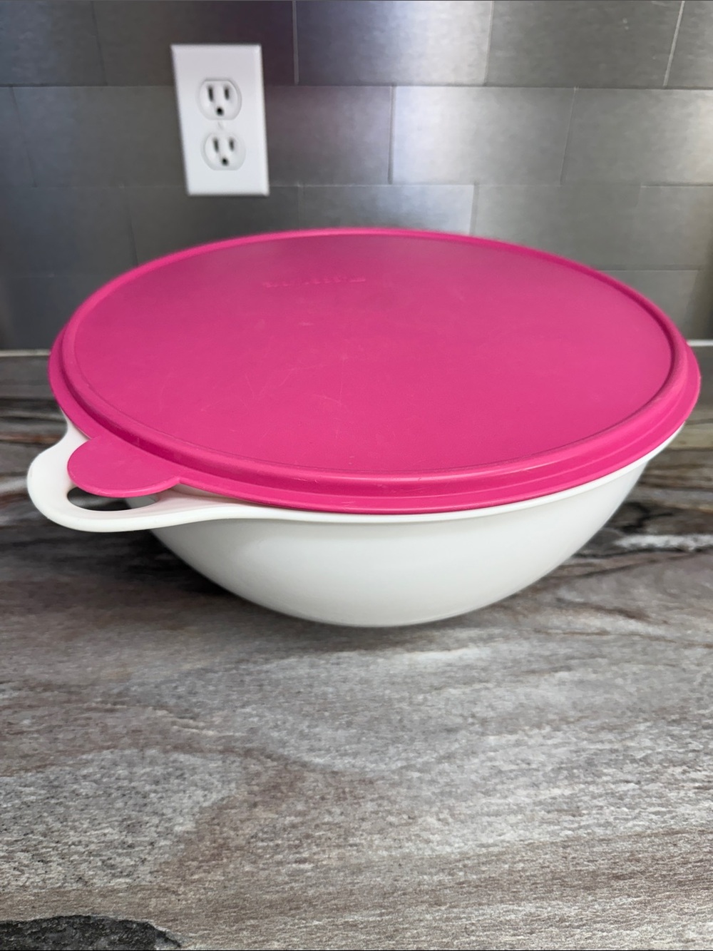 Tupperware Thatsa  Bowl with Pink Lid